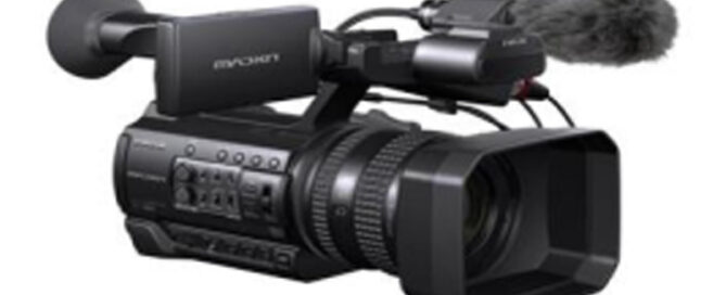 Professioneller Camcorder mit Mikrofon