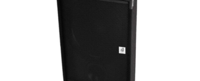Schwarzer aktiver Lautsprecher mit vorderem Gitter